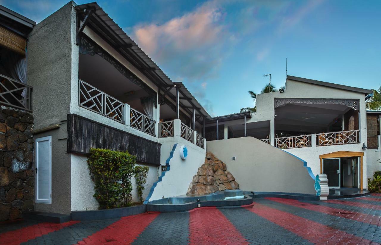 Le Grand Bleu Hotel Trou-aux-Biches Exterior foto